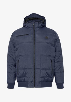 Tumši zila polsterēta jaka ar kapuci, priekšā rāvējslēdzējs, rāvējslēdzēja kabatas krūtīs un sānos, aproču ribojums un neliela apaļa uzlīme uz krūtīm.