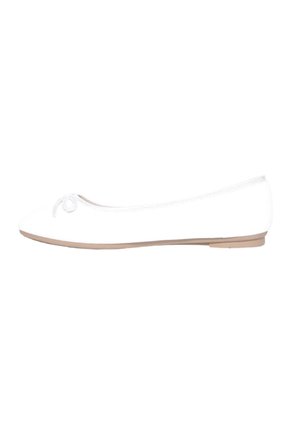 Ballerine bianche con punta arrotondata e un piccolo fiocco decorativo. Materiale in tela liscia e una suola in gomma sottile e piatta.
