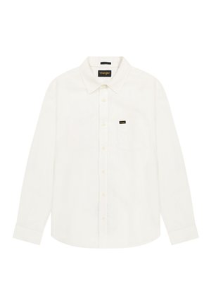 Valge pikkade varrukatega nööbitav särk krae, rinnatasku ning väikese Wrangleri logoga plaastri ja kaelalipiku peal.