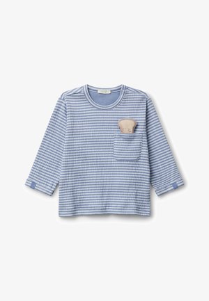 Modrá a bílá pruhovaná košile s dlouhým rukávem, vyrobená z texturované látky, s malým designem kapsy ve tvaru tanového plátku chleba na levé straně hrudníku.