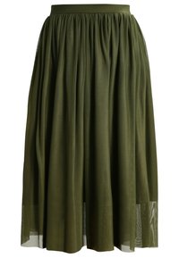 Jupe midi vert olive avec un tissu froissé et plissé, surmonté d'une superposition transparente, dotée d'une large ceinture ajustée.