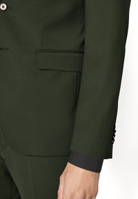 Michael Kors TRAVEL - Fato - green