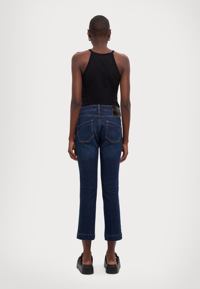 Sportmax SCHERMO - Pieguloša piegriezuma džinsi - blu notte