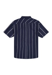 Μπλε ναυτικό κοντομάνικο πουκάμισο με λευκές κάθετες και διαγώνιες ρίγες, με κλασικό γιακά και λεπτομέρεια πτυχώματος στην πλάτη.