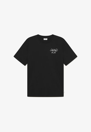 T-shirt en coton noir avec un col rond, des manches courtes et un logo brodé blanc "Les Deux NY, NY" sur la poitrine gauche.