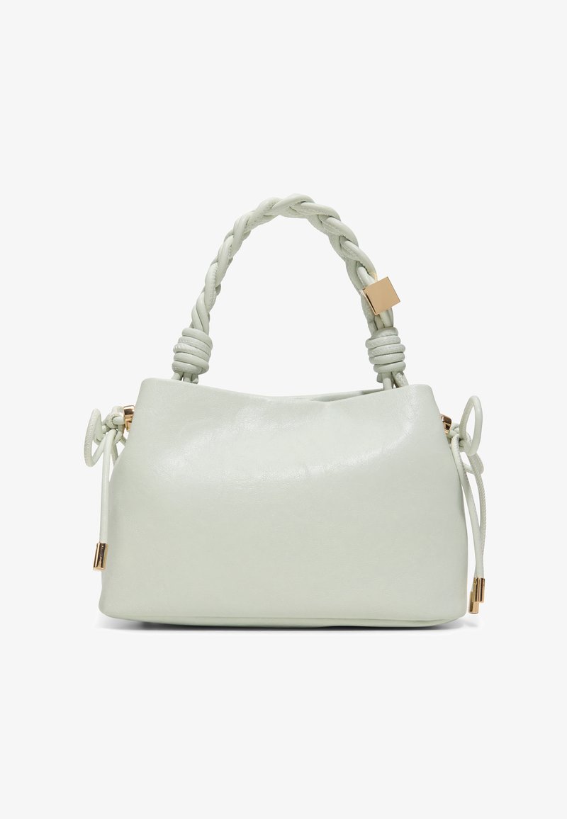 Sac à main gris clair avec poignée tressée, accent doré carré et détails de cordon latéral sur fond blanc.