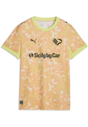 Maglia sportiva a maniche corte con motivo pesca e floreale, colletto e polsini verde lime, loghi Puma e Sicily by Car sul davanti.