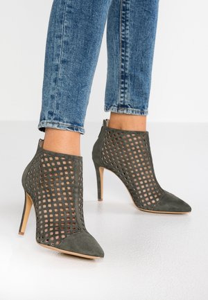 Botines de tacón - olive