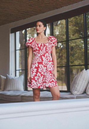 PUFF SLEEVE RUCHED FRONT  REGULAR FIT - Denní šaty - red white printed