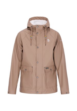 Chaqueta impermeable beige con capucha, botones a presión, dos bolsillos frontales y detalles con cordón. Textura suave, diseño minimalista.