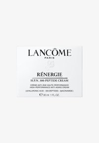 Witte vierkante doos met daarop "Lancôme" en "Rénergy H.P.N. 300-Peptide Cream" in zwarte tekst; bevat details over ingrediënten en volume.
