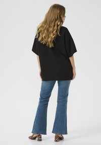 Culture CUALWINE CHABRINA OVERSIZED - Pamata T-krekls - black