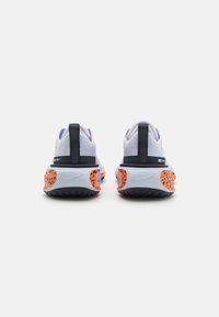 Nike Performance ZOOMX INVINCIBLE RN FK 3 OLY - Løbesko til landevejen - multi-coloured