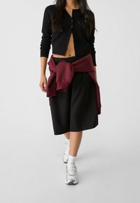 Stradivarius Chaqueta de punto - black
