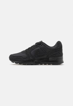 Nike Sportswear, Baskets basses - black