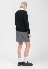 INFLUENCER CHAIN-DETAILED - Maglione - black