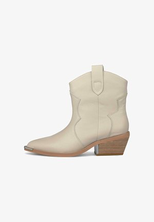 Beige leren cowboy enkellaars met gestapelde houten hak, puntige neus, decoratieve stiksels en treklipje aan de manchet.