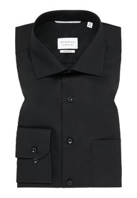 Zwart overhemd van gladde stof, met een moderne pasvorm, puntkraag en lange mouwen met knopenmanchetten en zakdetails.