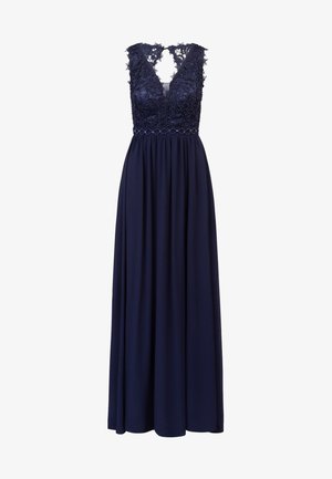 Marinblå gulvlængde kjole med dyb V-udskæring, blonde-detaljer ved bodicen og en samlet talje for en flydende silhuet.