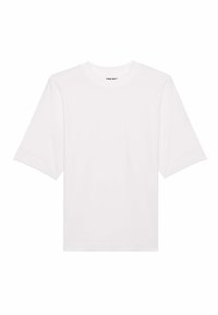 Witte katoenen t-shirt met een ronde halslijn en korte, brede mouwen. De stof heeft een gladde textuur en een relaxte pasvorm. Geen zichtbare patronen.