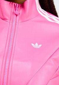 adidas Originals JACKET - Dirbtinės odos striukė - pulse magenta