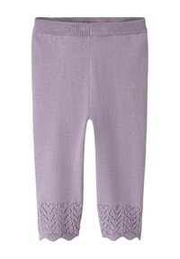 Collants lilas avec une ceinture côtelée et un ourlet festonné, comportant un motif en dentelle tricotée en bas, confectionnés dans un tissu doux.