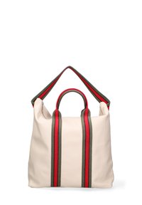 Grande borsa tote in pelle crema con manici in tessuto a strisce rosse e verdi, dotata di una chiusura superiore con zip e di una forma strutturata.
