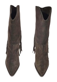 Stivaletti in suede marrone scuro con punta affusolata, caratterizzati da dettagli in frange sui lati e un design con parte superiore aperta.