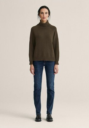 Stickad tröja - kaffebrun