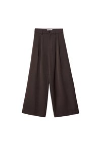 Pantalon marron foncé à jambes larges avec plis sur le devant, fermeture par bouton et zip, et passants pour ceinture, présenté sur fond blanc.