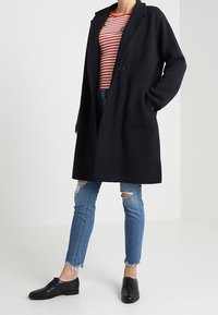Madewell Mantel - dark red