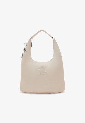 Beige Kunstleder-Umhängetasche in runder Form, mit einem großen eingeprägten Logo und silberfarbenen Hardware-Akzenten. Glatte Textur.