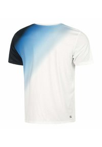 Herren T-Shirt mit kurzen Ärmeln, das ein Verlaufsdesign mit schwarzen Ärmeln zeigt, das von Blau zu Weiß übergeht, aus strukturiertem Stoff gefertigt.