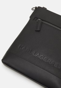 KARL LAGERFELD ESSENTIAL FLAT CROSSBODY SET - Borsa a tracolla - black