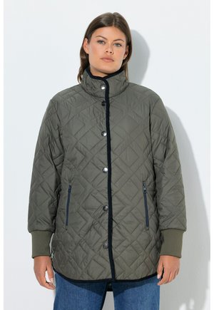 MIT KAROFUTTER UND STEHKRAGEN  - Talvitakki - moss green