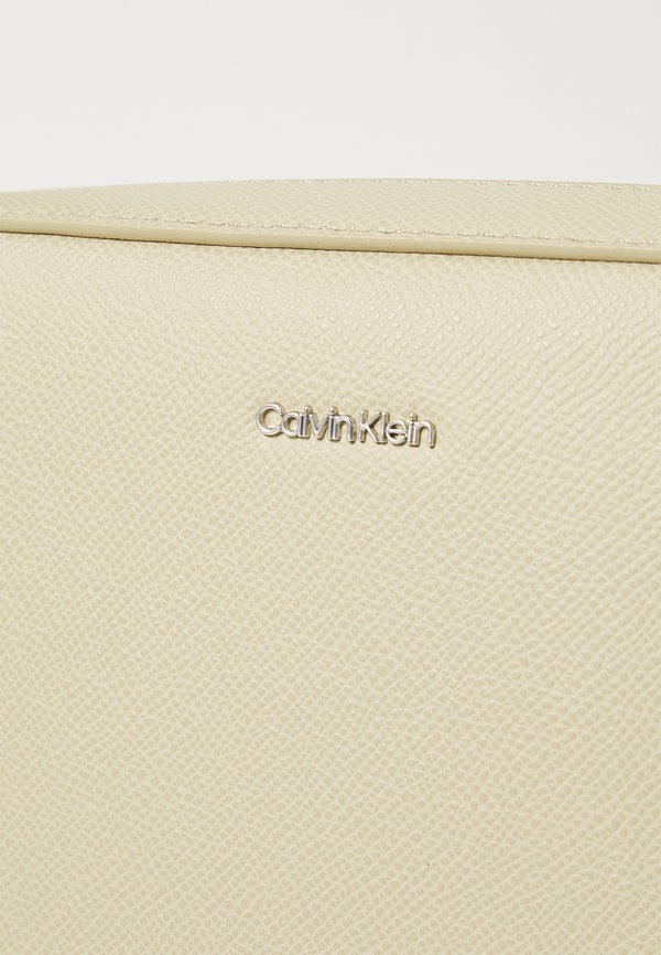 SMALL CAMERA BAG - Cross body bag - eucalyptus4