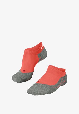 Enkelsokken met een koraalkleurige bovenkant en een grijze onderkant. Kenmerken een verstevigde teen en een gladde, ademende textuur.