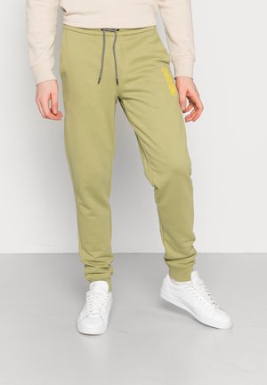 MIRRORED LOGO PANTS - Träningsbyxor - sage