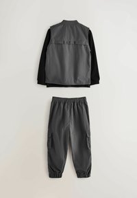 Baker by Ted Baker REGULAR FIT SET czarny