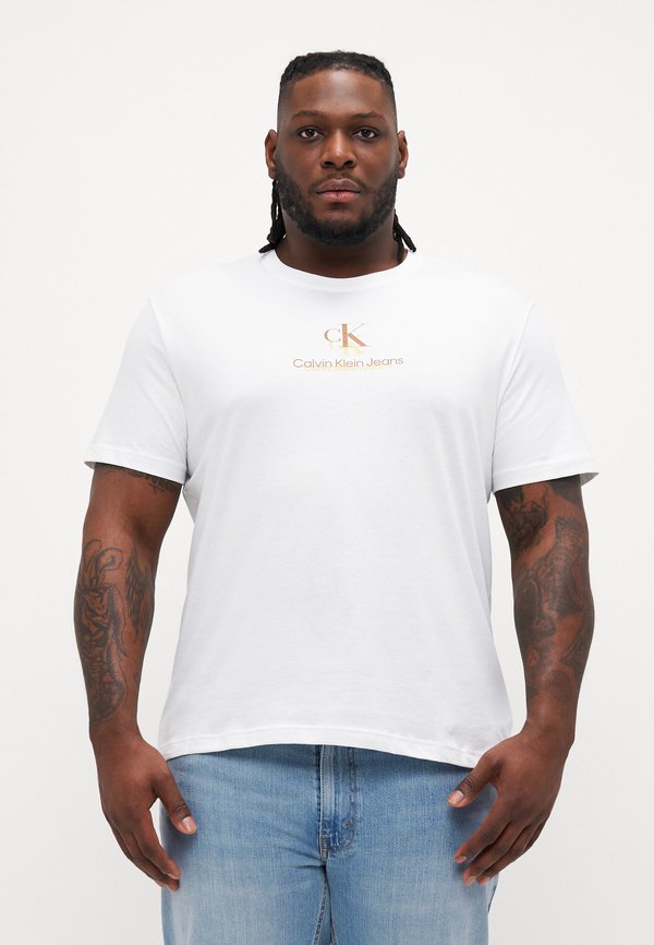 PLUS SHADOW LOGO TEE - Print T-shirt