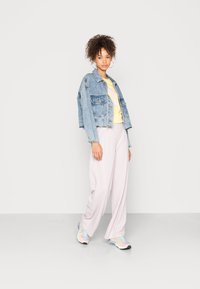 JDY JDYLOUISVILLE CATIA WIDE PANT - Calças - lavender frost