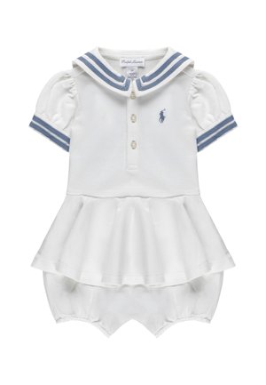 Tutina bianca per neonati con colletto da marinaio a righe blu, maniche a sbuffo, tre bottoni frontali e sovrapposizione a gonna svasata.