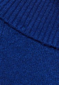 Mango Stickad tröja - neon blue