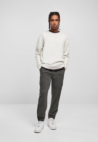 Urban Classics Pulover - lightgrey
