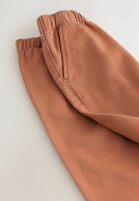 Unausgewählt, rust orange