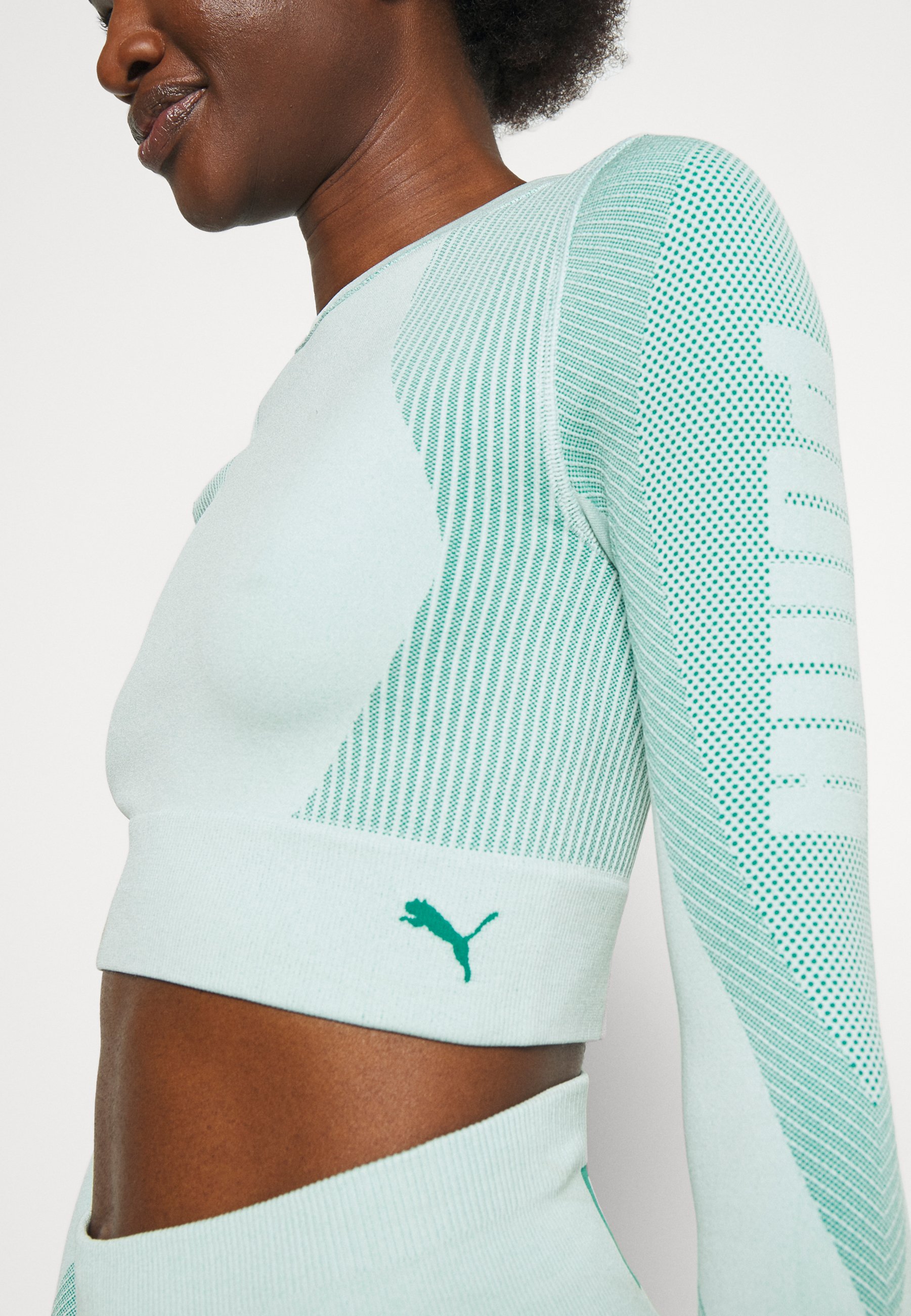 Puma TRAIN SEAMLESS FITTED LONG SLEEVE - Camiseta de manga larga - eggshell  blue/azul - Zalando.es
