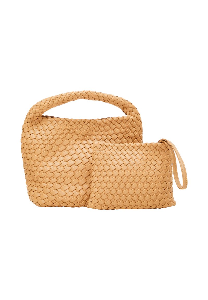 Kudottu beige käsilaukku, jossa on pyöreä kahva ja irrotettava pieni pussukka, jonka pinta on sileä ja kuvio on yhtenäinen.