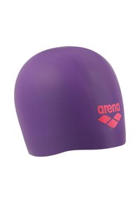 Fioletowa silikonowa czepek pływacki z gładką, matową teksturą i różowym logo "arena" z geometrycznymi akcentami po jednej stronie.