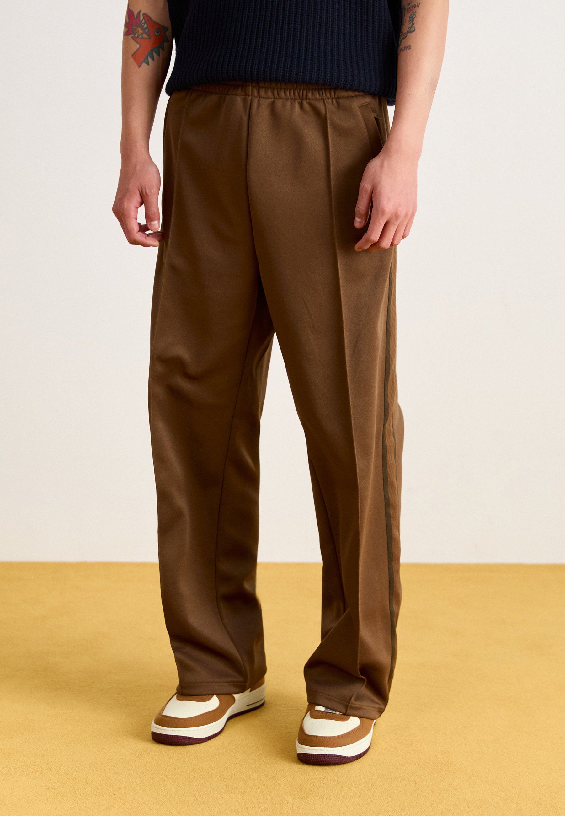 Carhartt WIP BOLAN PANT - Tracksuit bottoms - chocolate/tobacco 