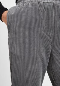 Marie Lund Broek - grau